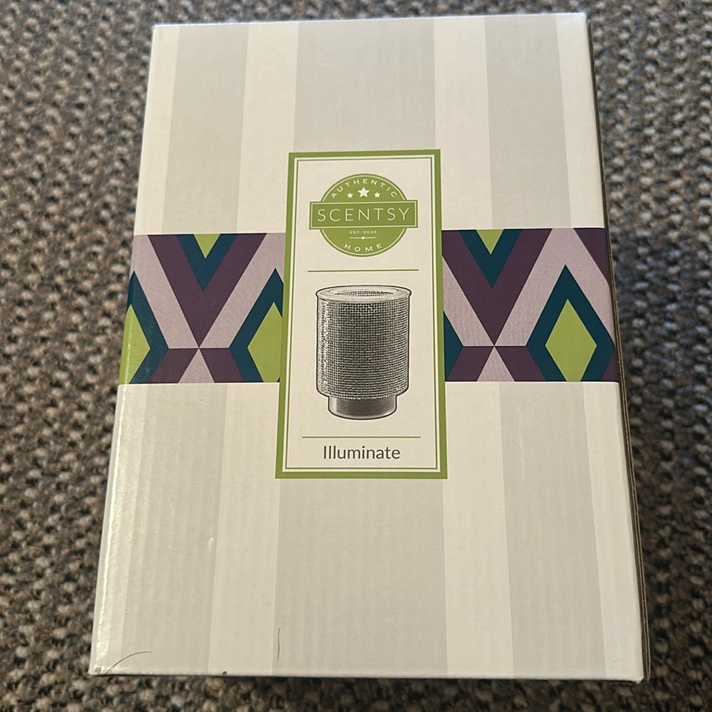 Scentsy Illuminate wax warmer